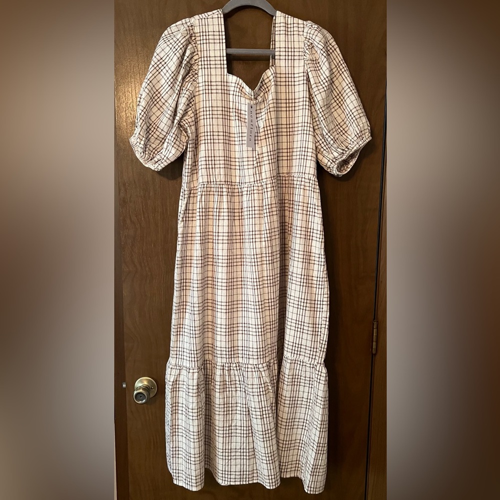 Neuflora Brielle dress size large NWT